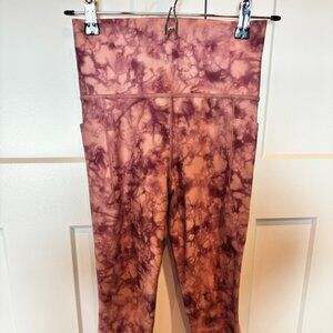 Athleta Salutation Stash Pocket II 7/8 Leggings XS Tie Dye Mauve Purple